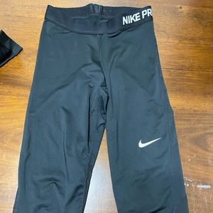Nike pro cropped leggings
